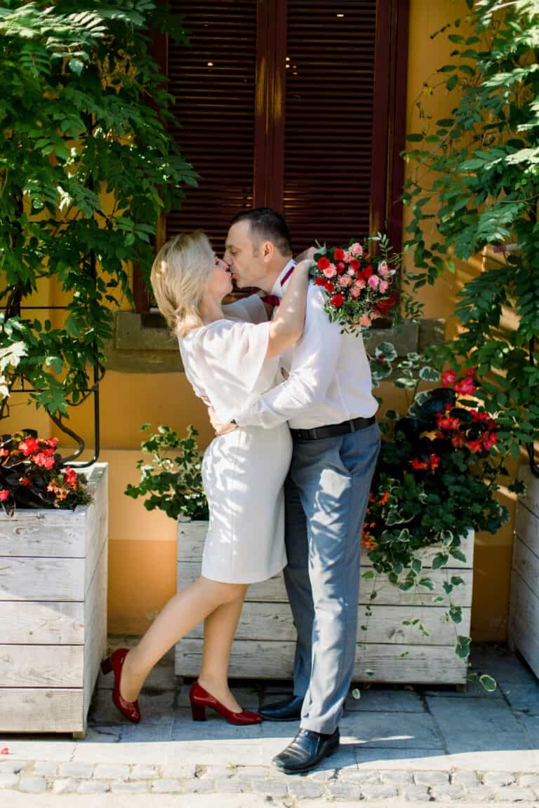 Paar am Hochzeitstag